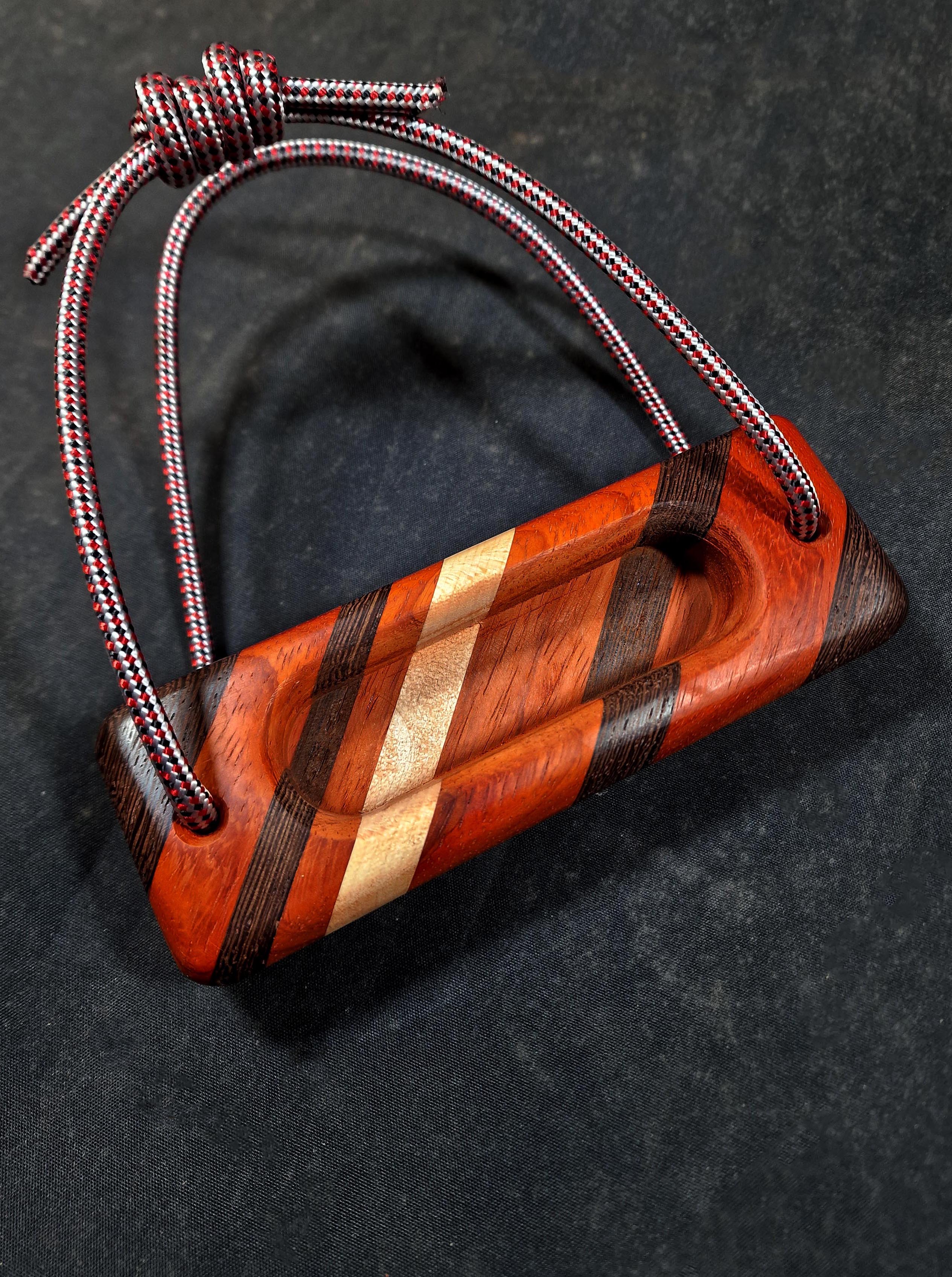 Machlud - One Hand Board