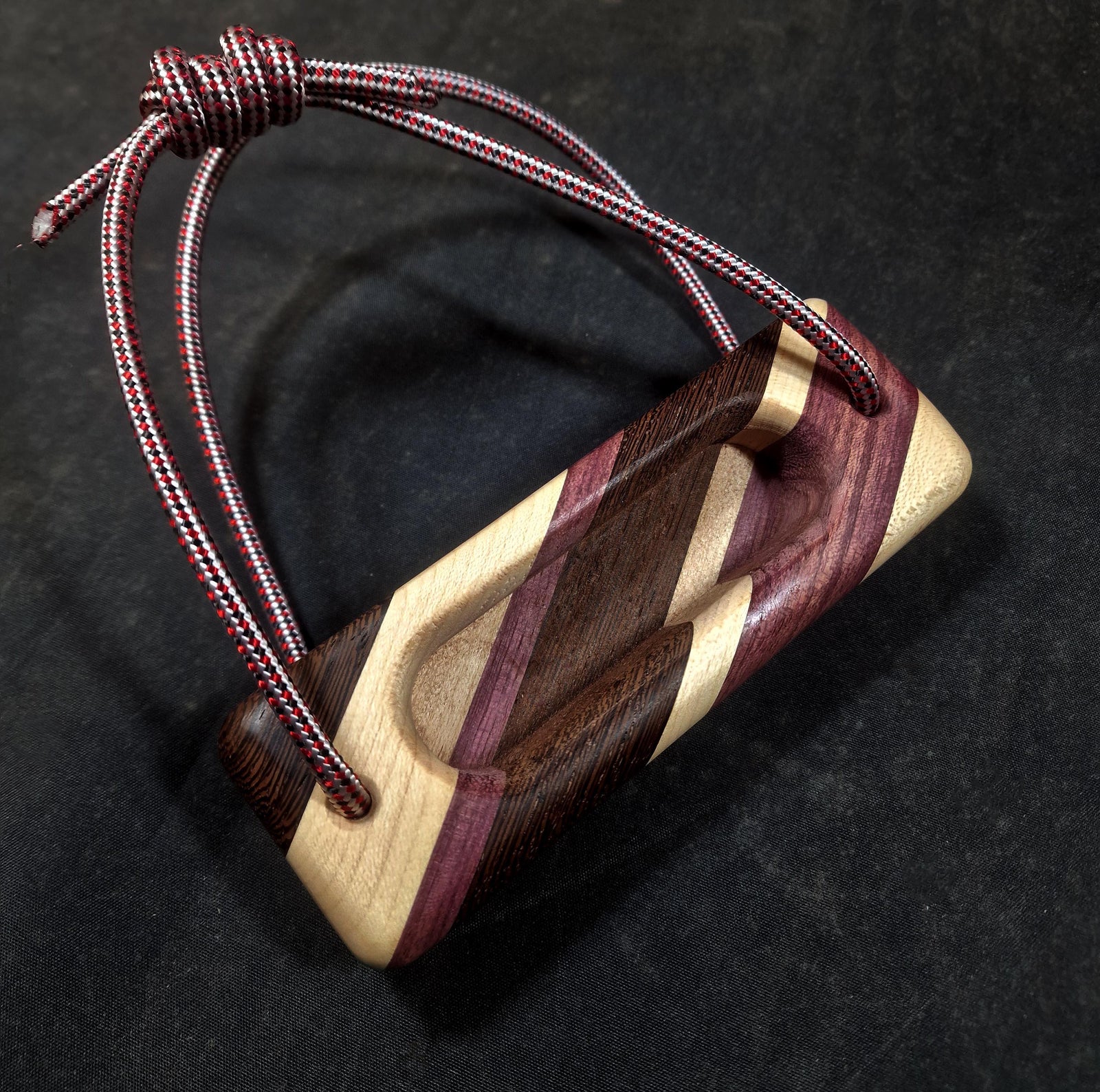 Llechan- One Hand Board