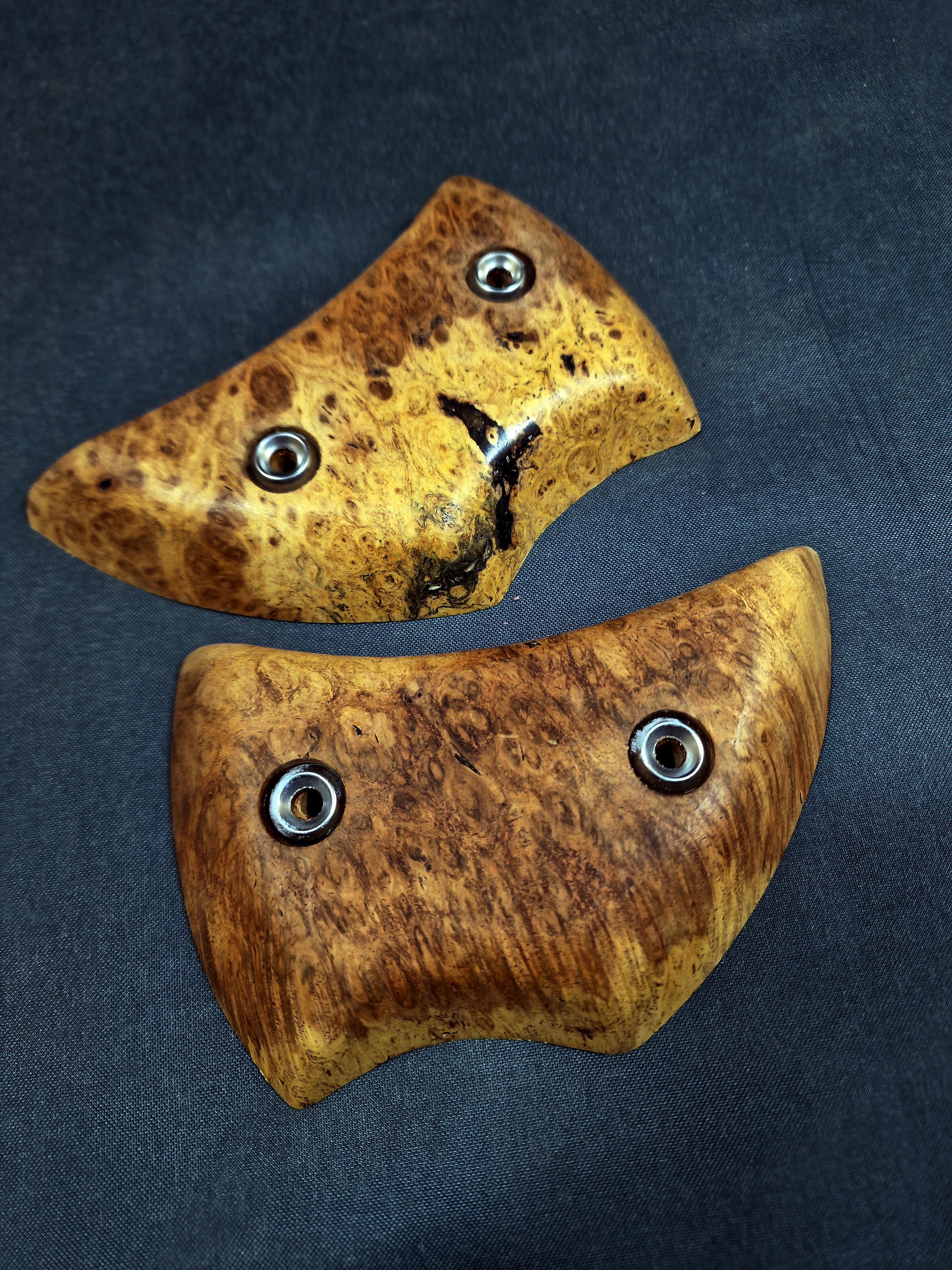 Curved Micro Crimps in Ambonya Burr