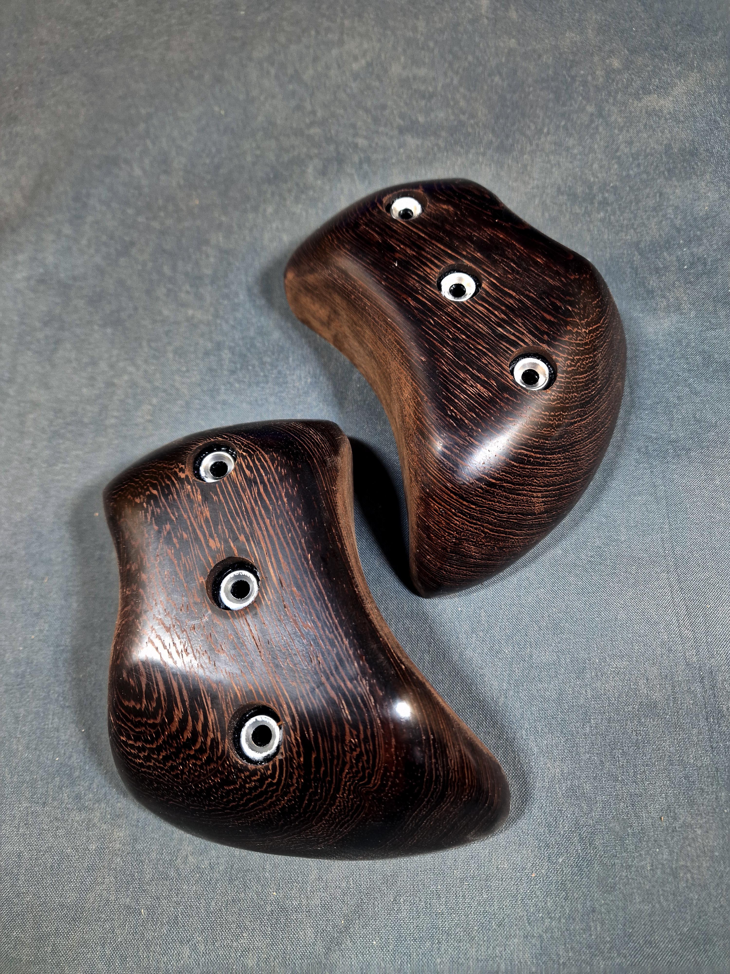 Pinches in Wenge